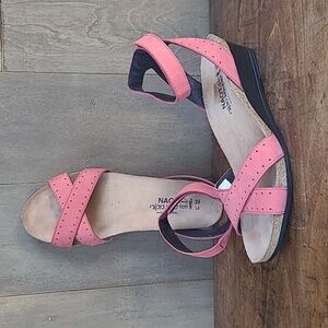 EUC Naot Wand Red Nubuck/Glass Brown Wedge Women's sz 39/8.5 US Sandal